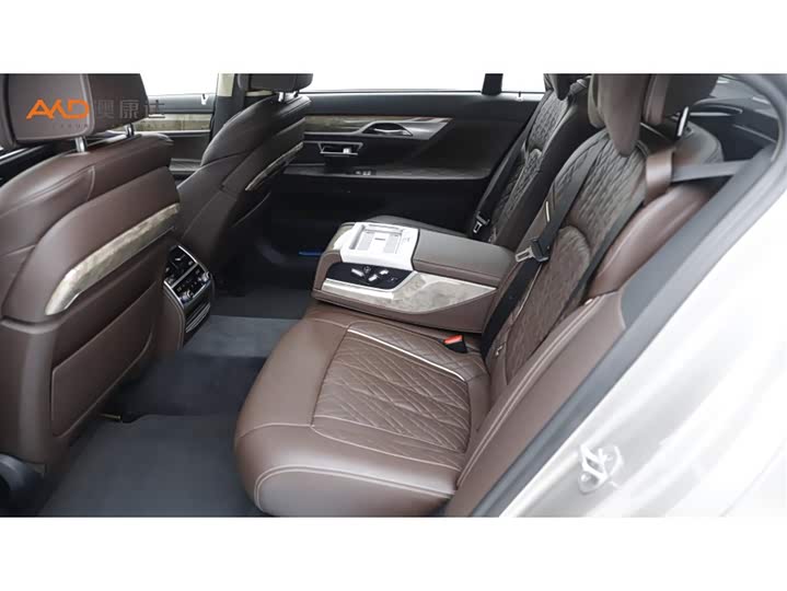 Фото 7 - BMW 7 Series