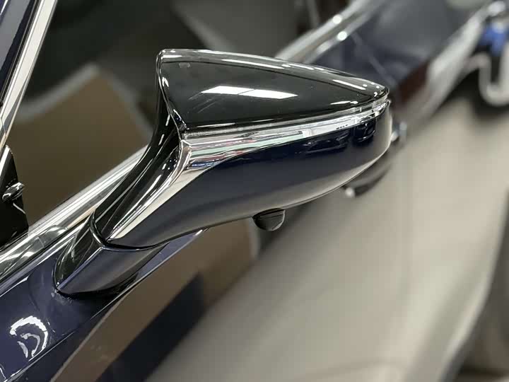 Фото 7 - Lexus ES