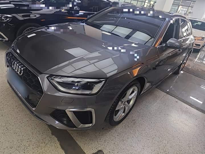 Фото 2 - Audi A4