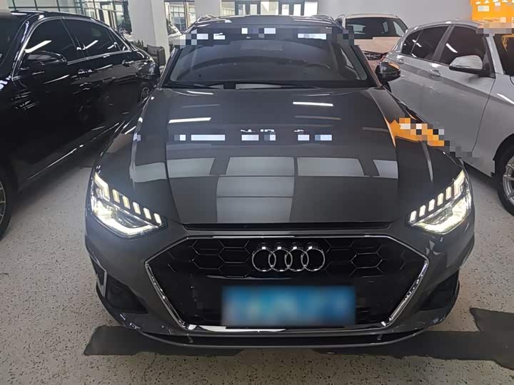 Фото 3 - Audi A4