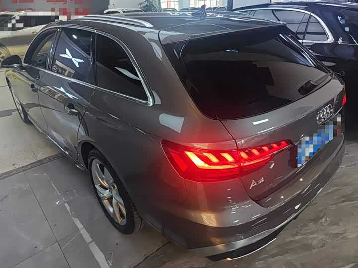 Фото 5 - Audi A4