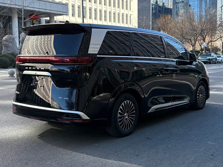 Фото 5 - Denza D9