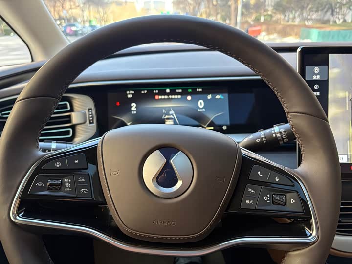 Фото 7 - Denza D9