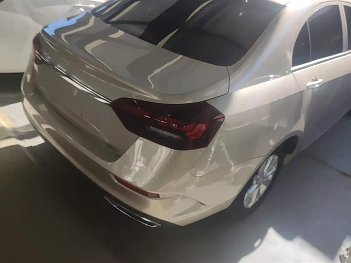 Фото 3 - Geely Emgrand