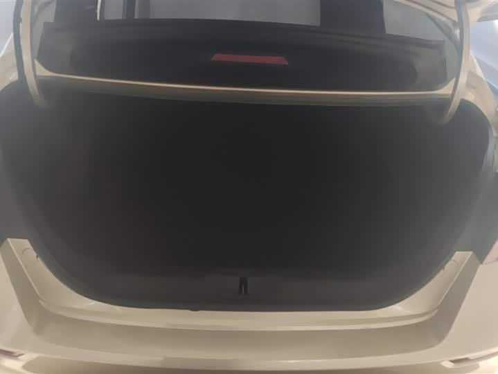 Фото 4 - Geely Emgrand