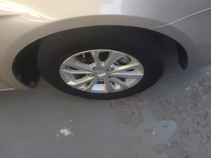 Фото 6 - Geely Emgrand