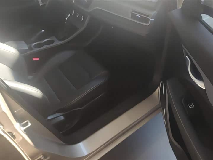 Фото 8 - Geely Emgrand