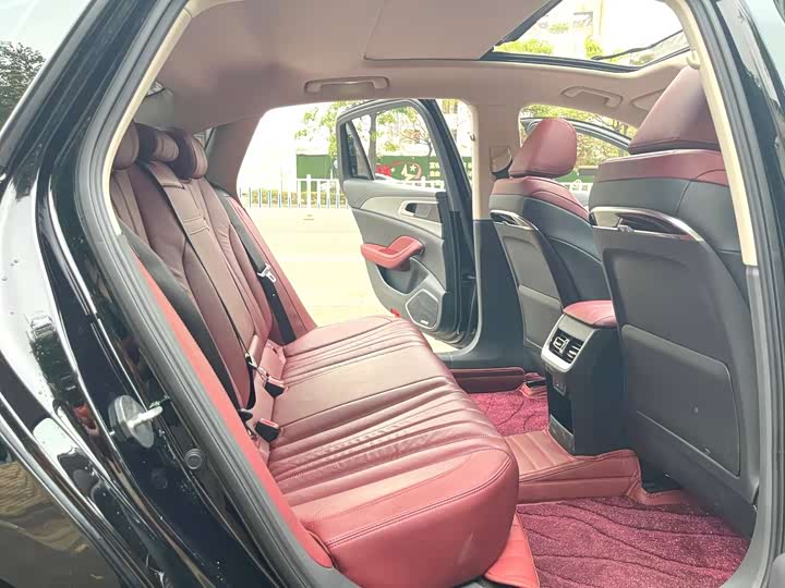 Фото 9 - Hongqi H5