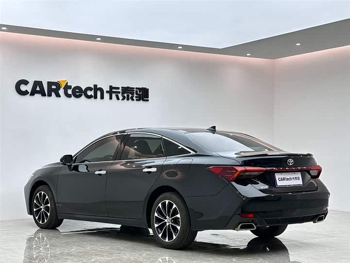 Фото 3 - Toyota Avalon