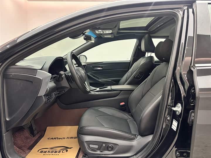 Фото 8 - Toyota Avalon