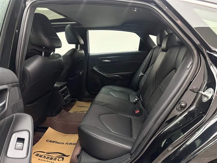 Фото 9 - Toyota Avalon