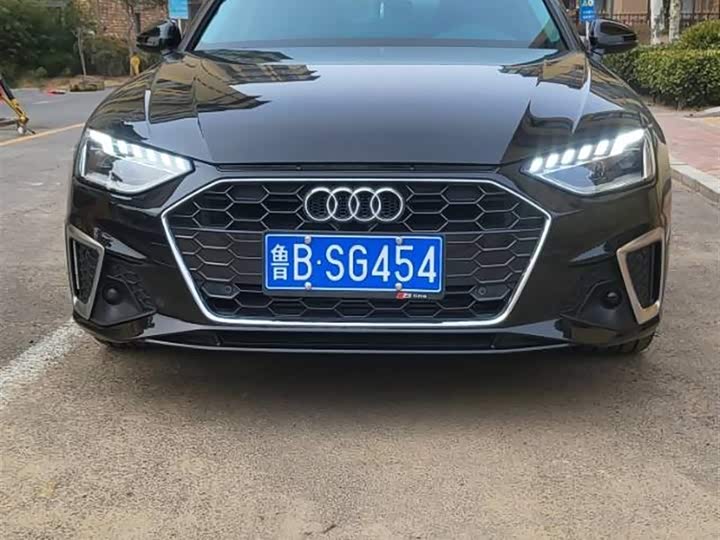 Фото 2 - Audi A4L