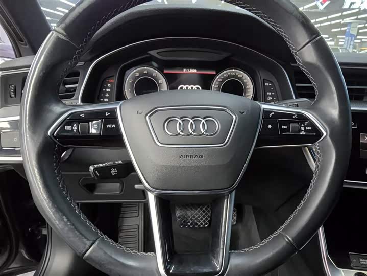 Фото 7 - Audi A6L