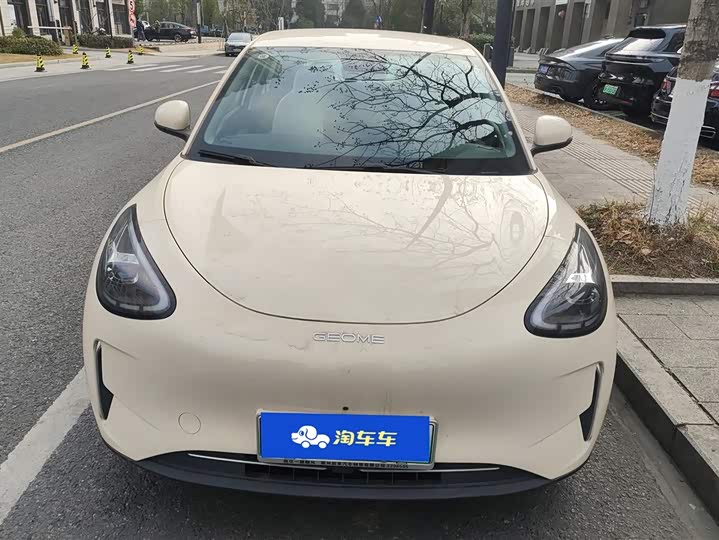 Фото 2 - Geely Galaxy Geome