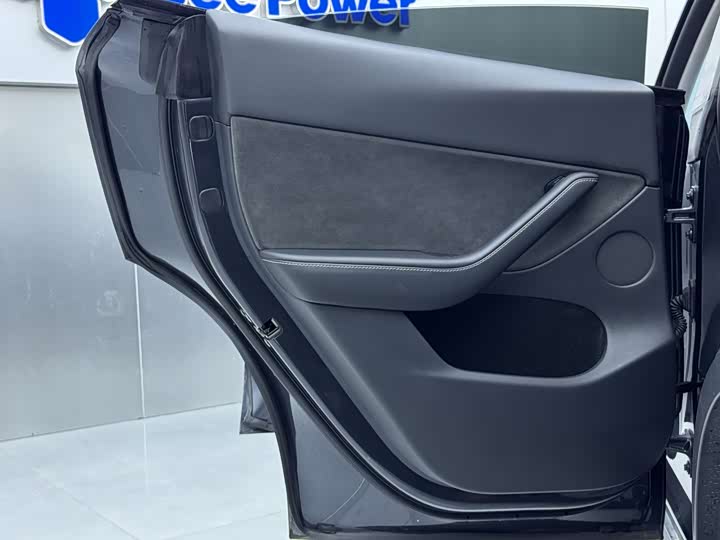 Фото 9 - Tesla Model Y