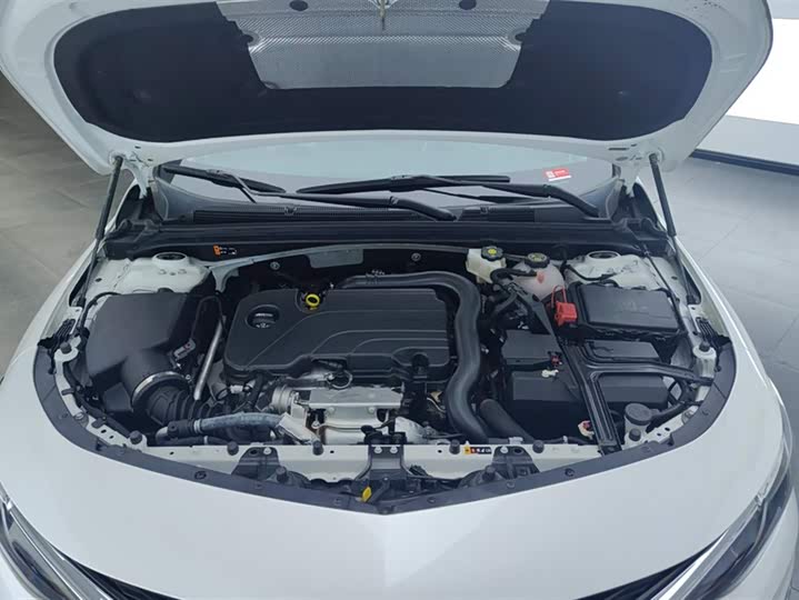 Фото 8 - Chevrolet Malibu XL