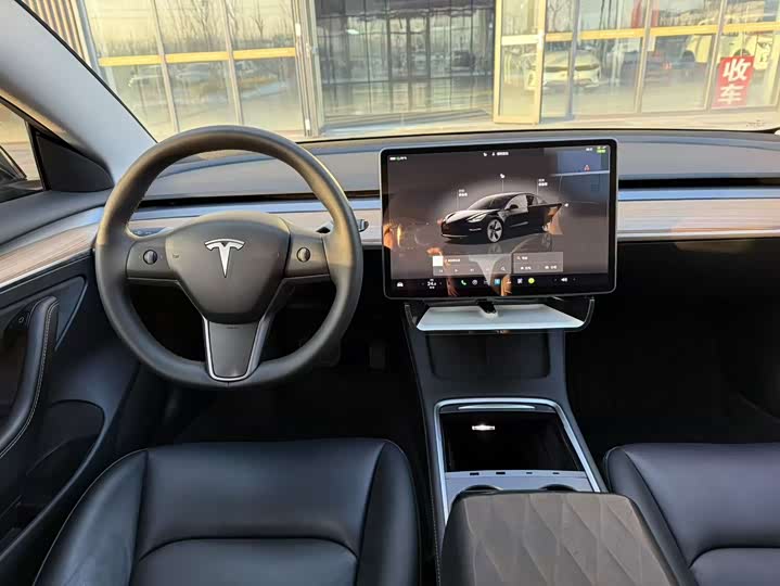 Фото 5 - Tesla Model 3