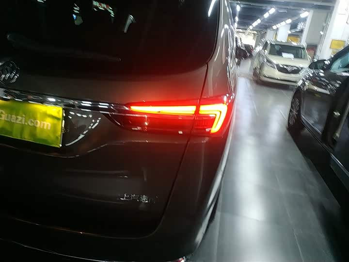 Фото 8 - Buick GL8 ES