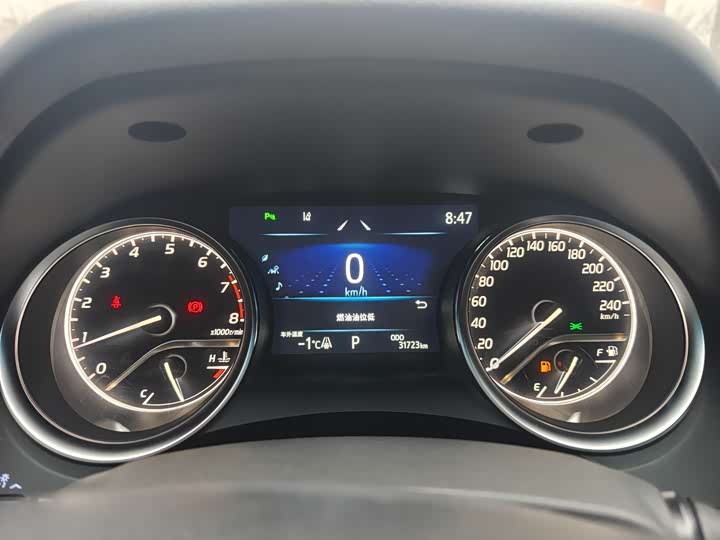 Фото 9 - Toyota Camry