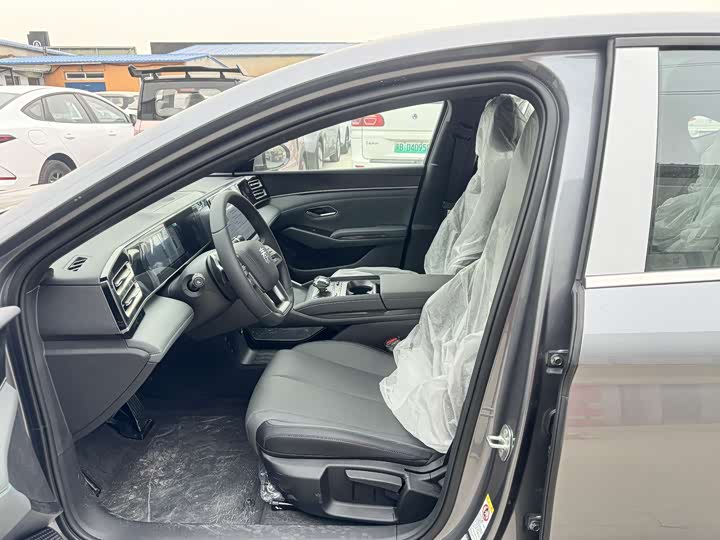 Фото 6 - BYD Qin L