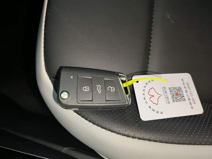 Фото 9 - Volkswagen T-Roc