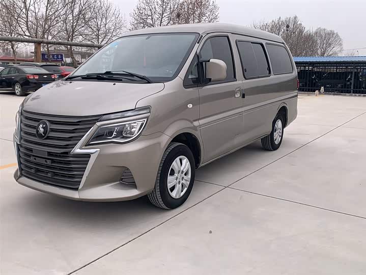 Фото 1 - Dongfeng Forthing Lingzhi M5