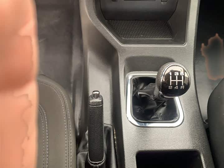 Фото 7 - Dongfeng Forthing Lingzhi M5