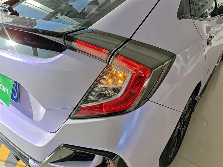 Фото 8 - Honda Civic