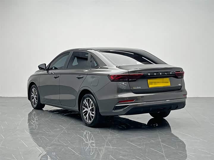 Фото 4 - Geely Emgrand