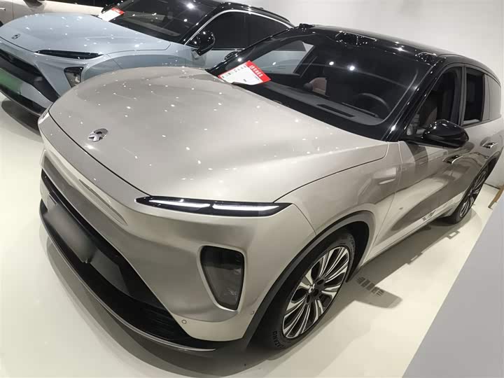 Фото 1 - Nio ES8