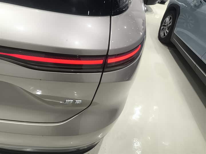 Фото 8 - Nio ES8