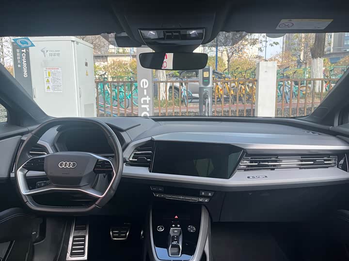 Фото 8 - Audi Q5 e-tron