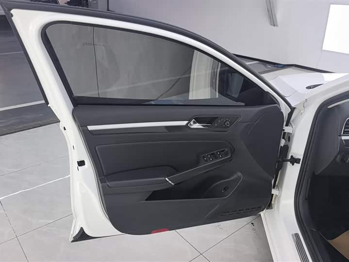 Фото 7 - Volkswagen Lamando L