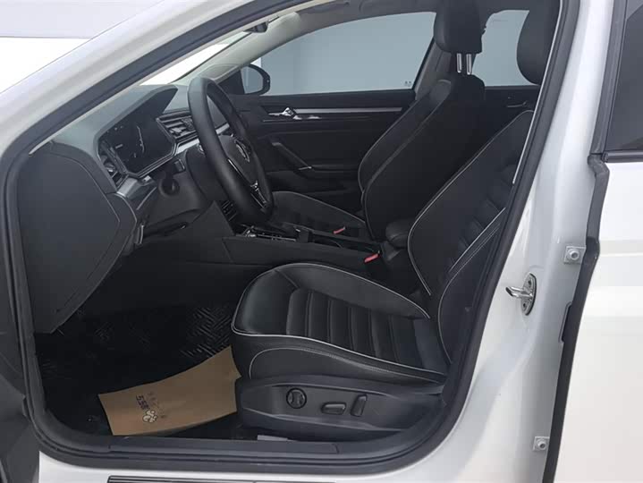 Фото 9 - Volkswagen Lamando L