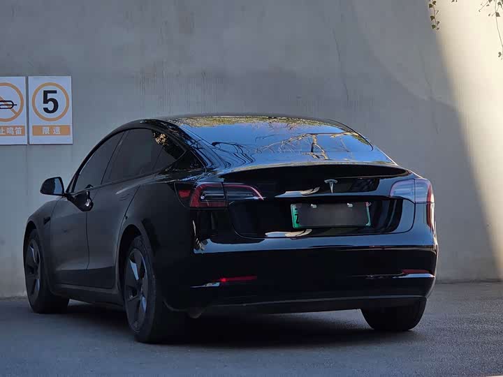 Фото 7 - Tesla Model 3