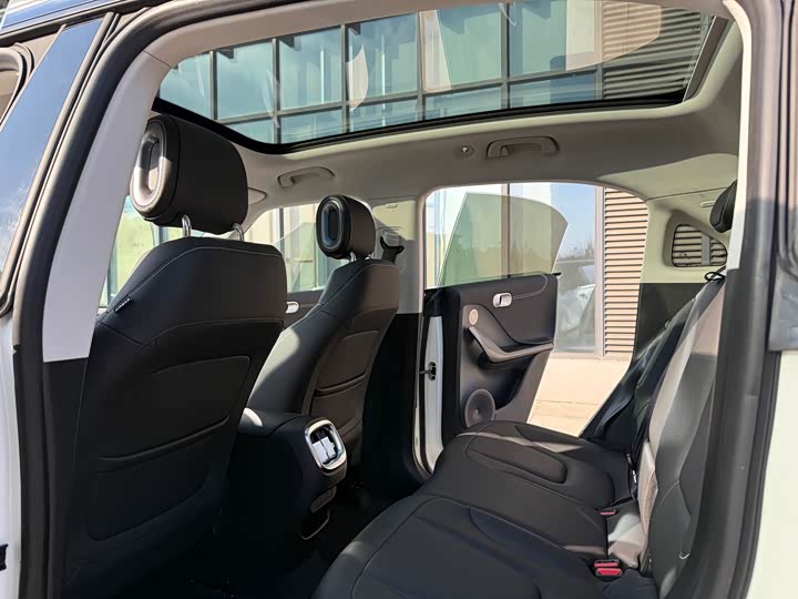 Фото 8 - Smart #1