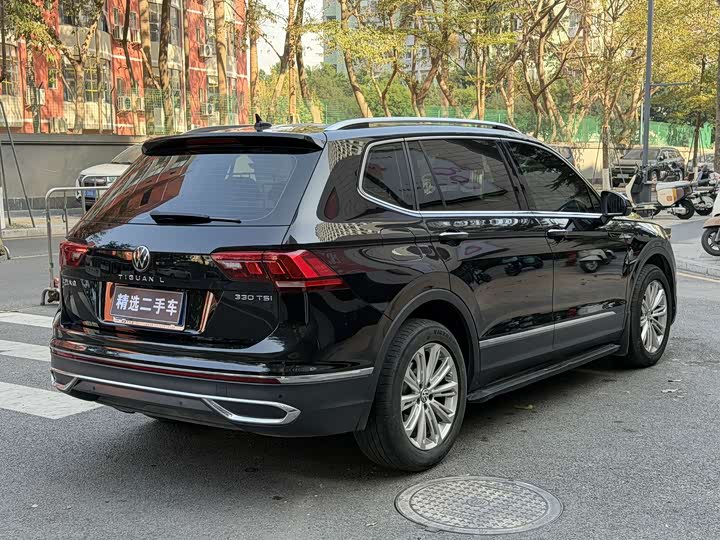 Фото 8 - Volkswagen Tiguan L Pro