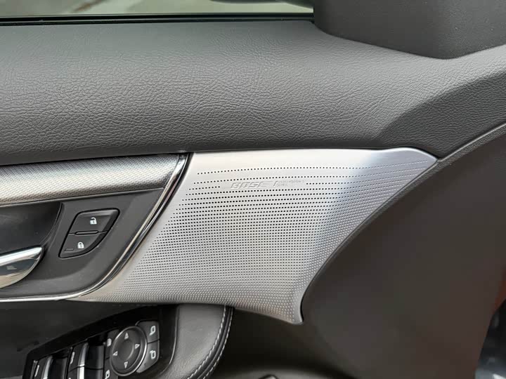 Фото 9 - Cadillac CT5