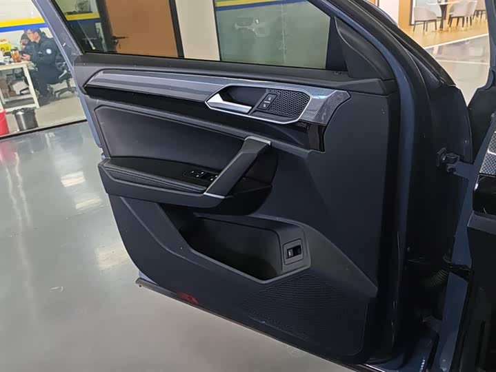 Фото 7 - Volkswagen Tayron X