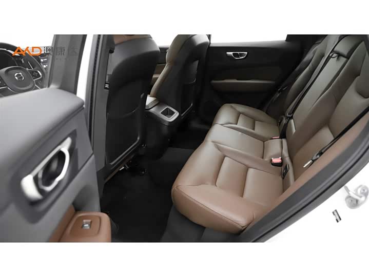 Фото 7 - Volvo XC60