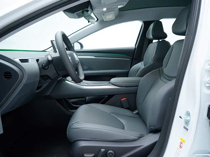 Фото 5 - XPeng Mona M03