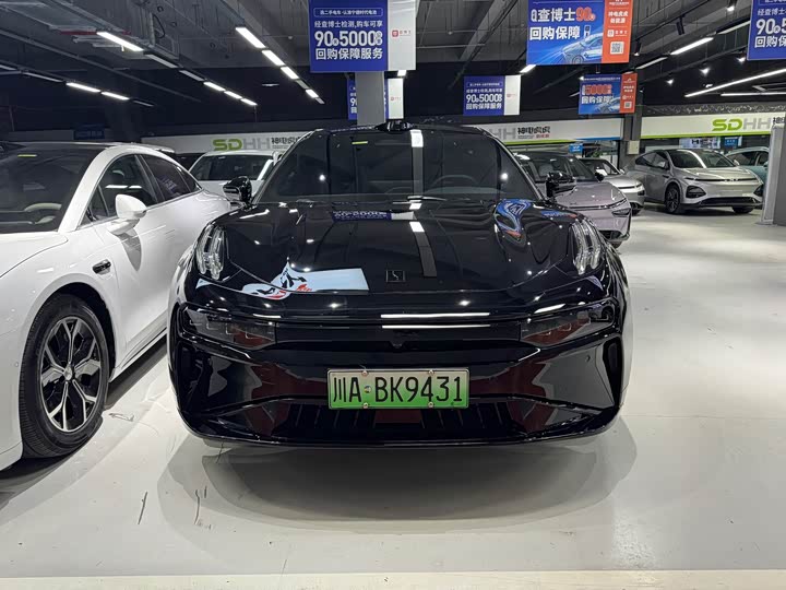 Фото 2 - Zeekr 001