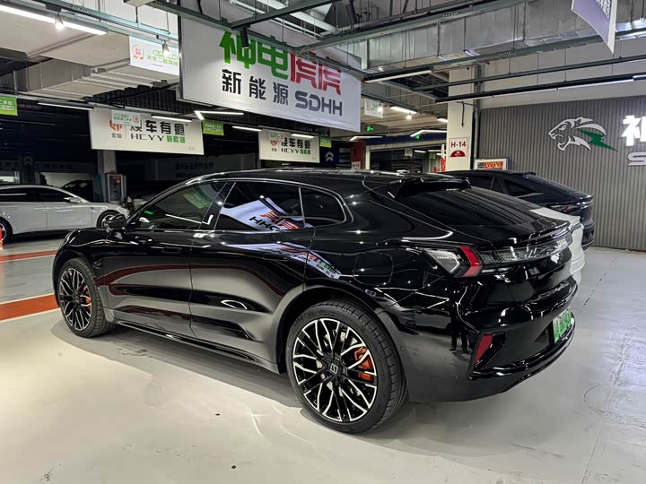 Фото 4 - Zeekr 001