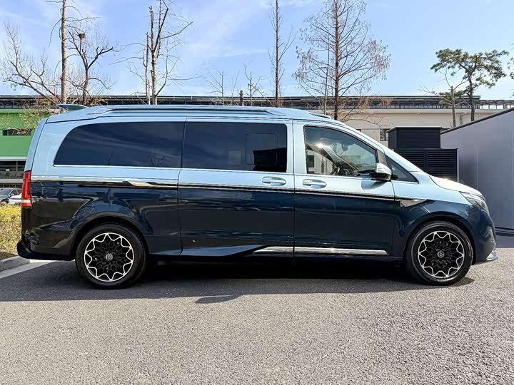 Фото 9 - Mercedes-Benz V-Class