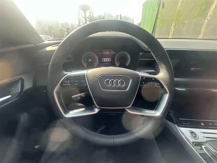 Фото 4 - Audi Q6