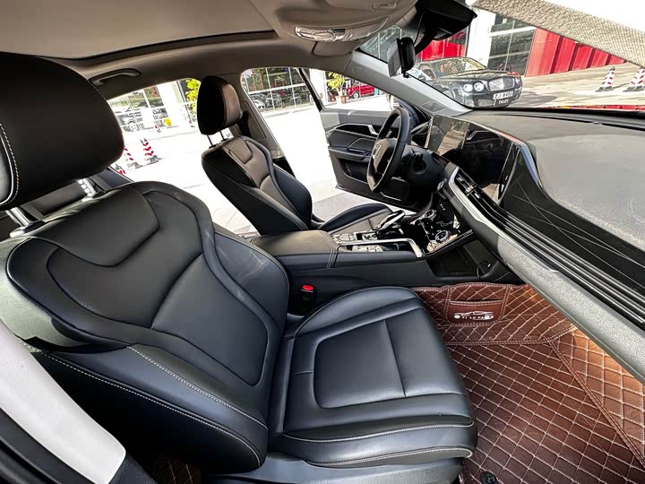 Фото 7 - Bestune B70