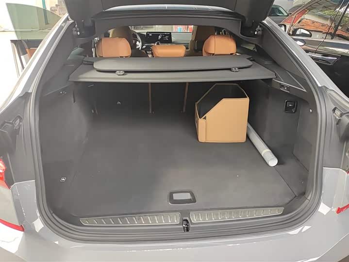 Фото 2 - BMW 6 Series GT