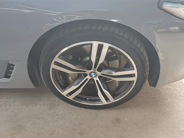 Фото 4 - BMW 6 Series GT