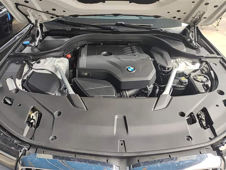 Фото 8 - BMW 6 Series GT