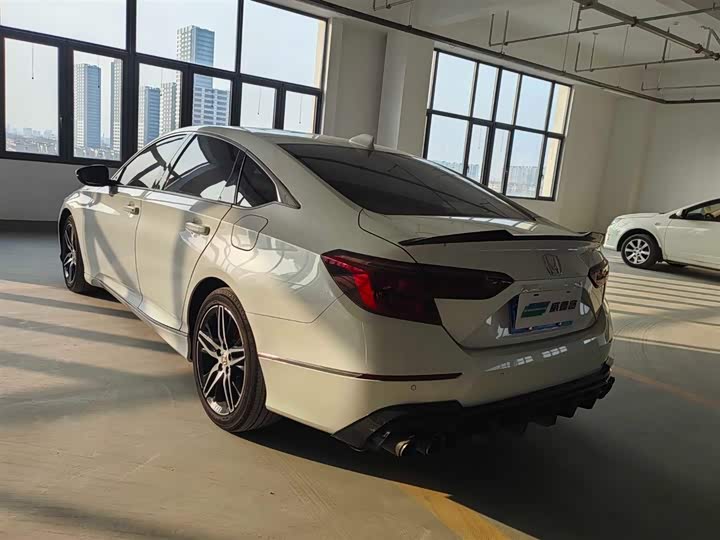 Фото 4 - Honda Inspire